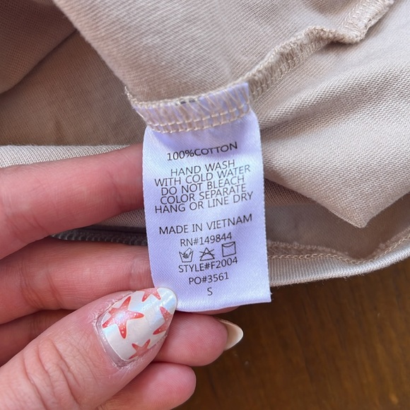 Distressed Skull Top - Picture 4 of 4